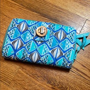 New! Vera Bradley turnlock wallet in Go Fish
